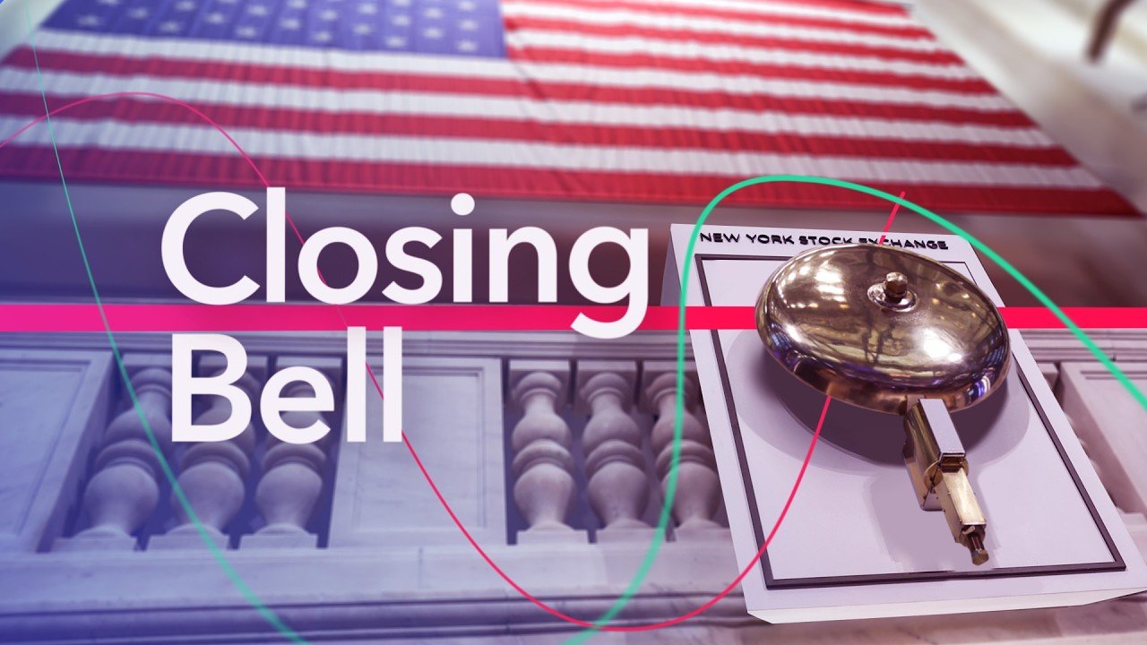 Intel Plunges 29% on Weak Outlook as Tech Selloff Deepens | Closing Bell