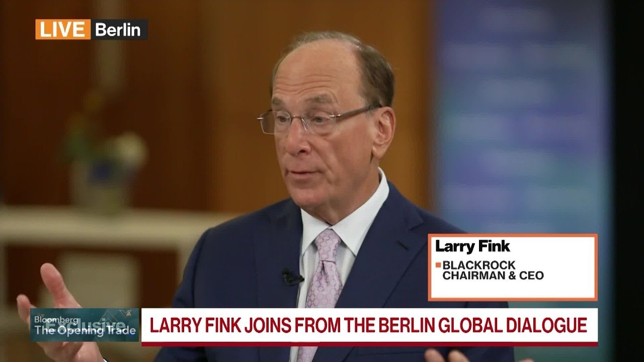 BlackRock’s Fink Sees Inflation Risk in Slow Data-Center Buildout